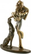 Статуя женщины с пантерой