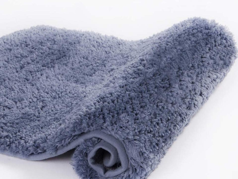 The 9 Best Bath Mats To Keep Your Feet Cushioned And Dry